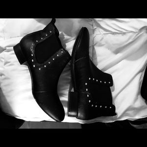 Express shoes/booties